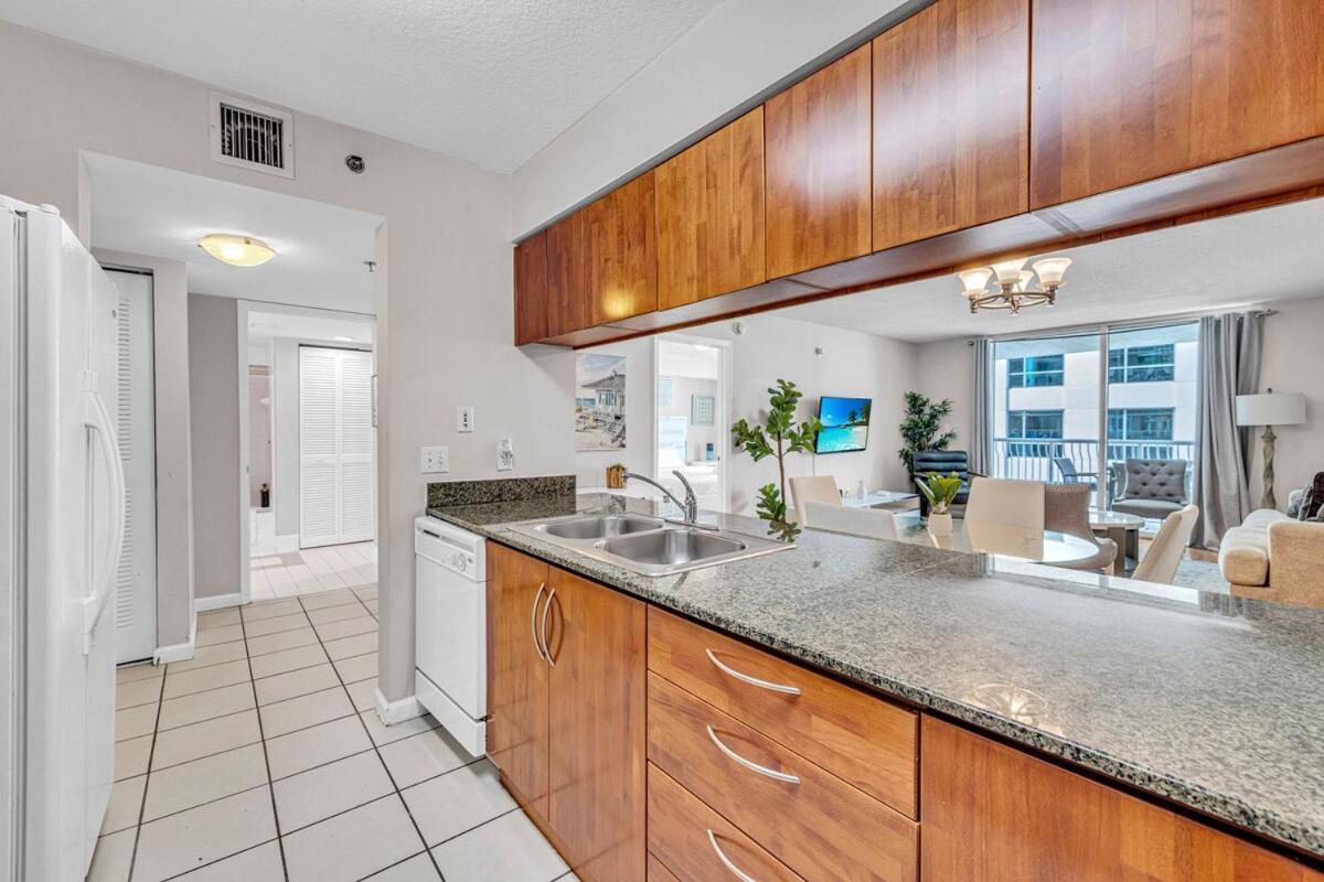 Pleasant 1 Bed 1 Bth Brickell